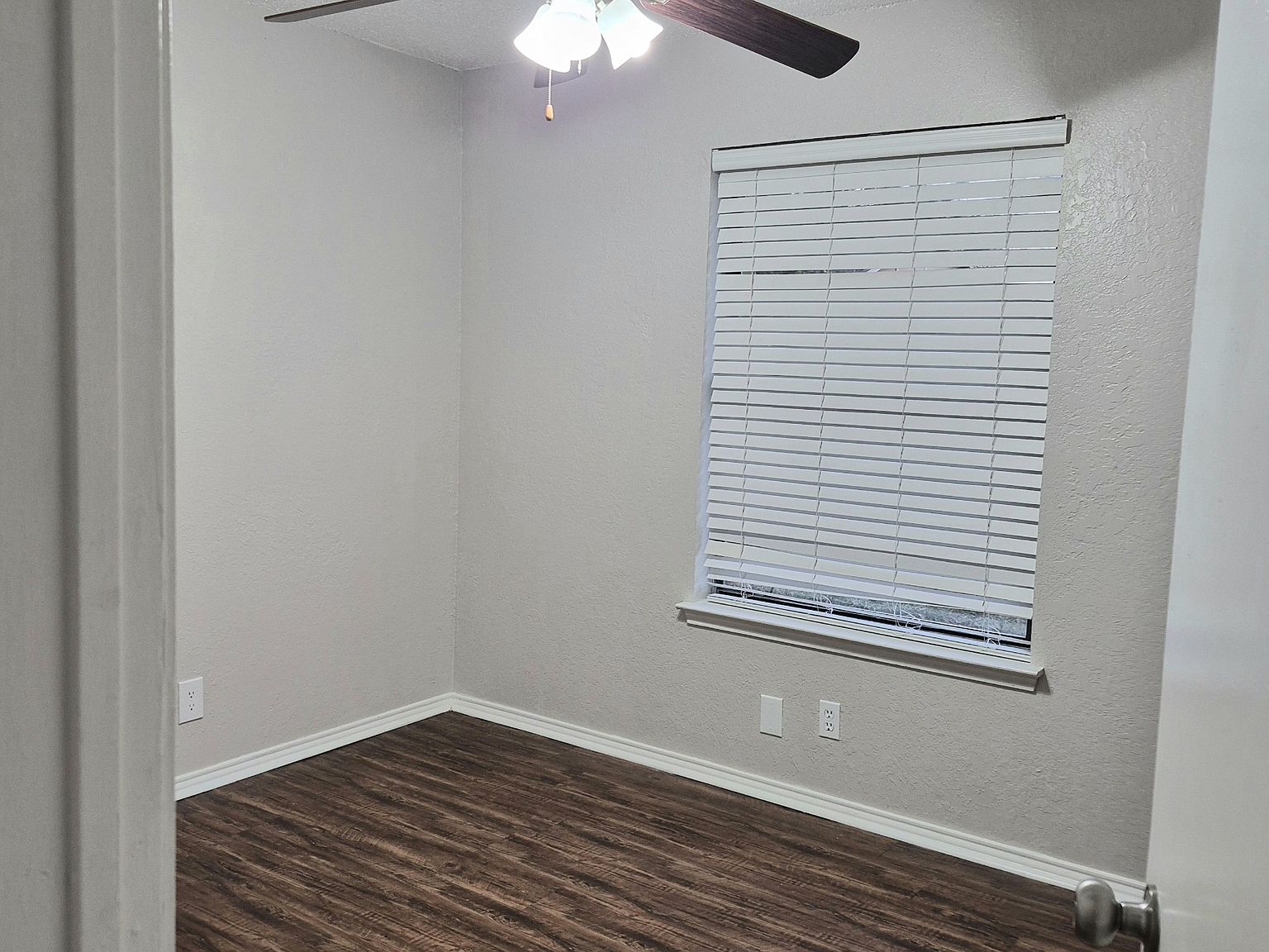 Great duplex with 2bd is North Arlington photo 2