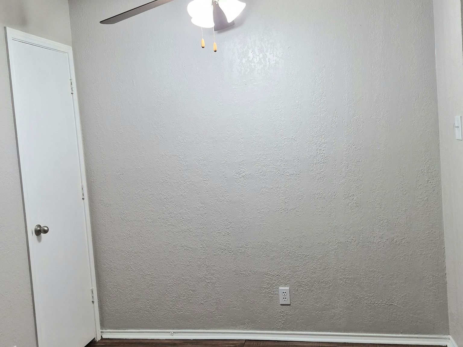 Great duplex with 2bd is North Arlington photo 3