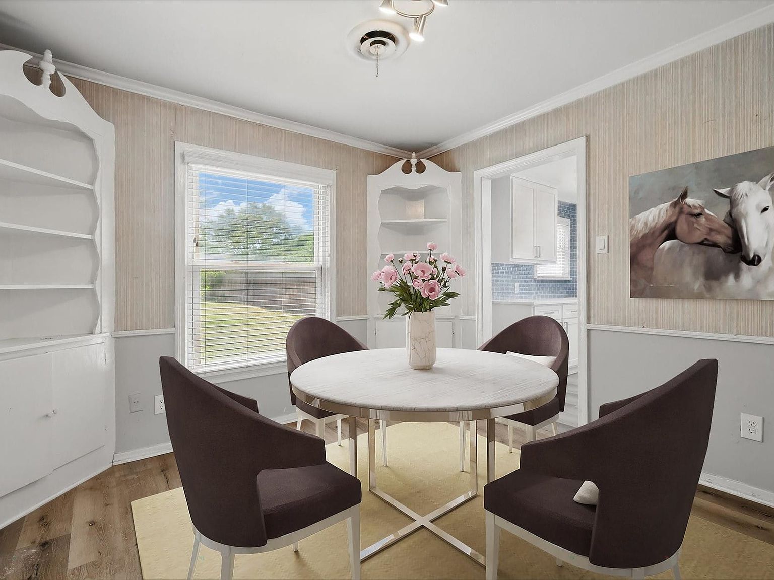 Charming, Updated Home 2 bedrooms home photo 5