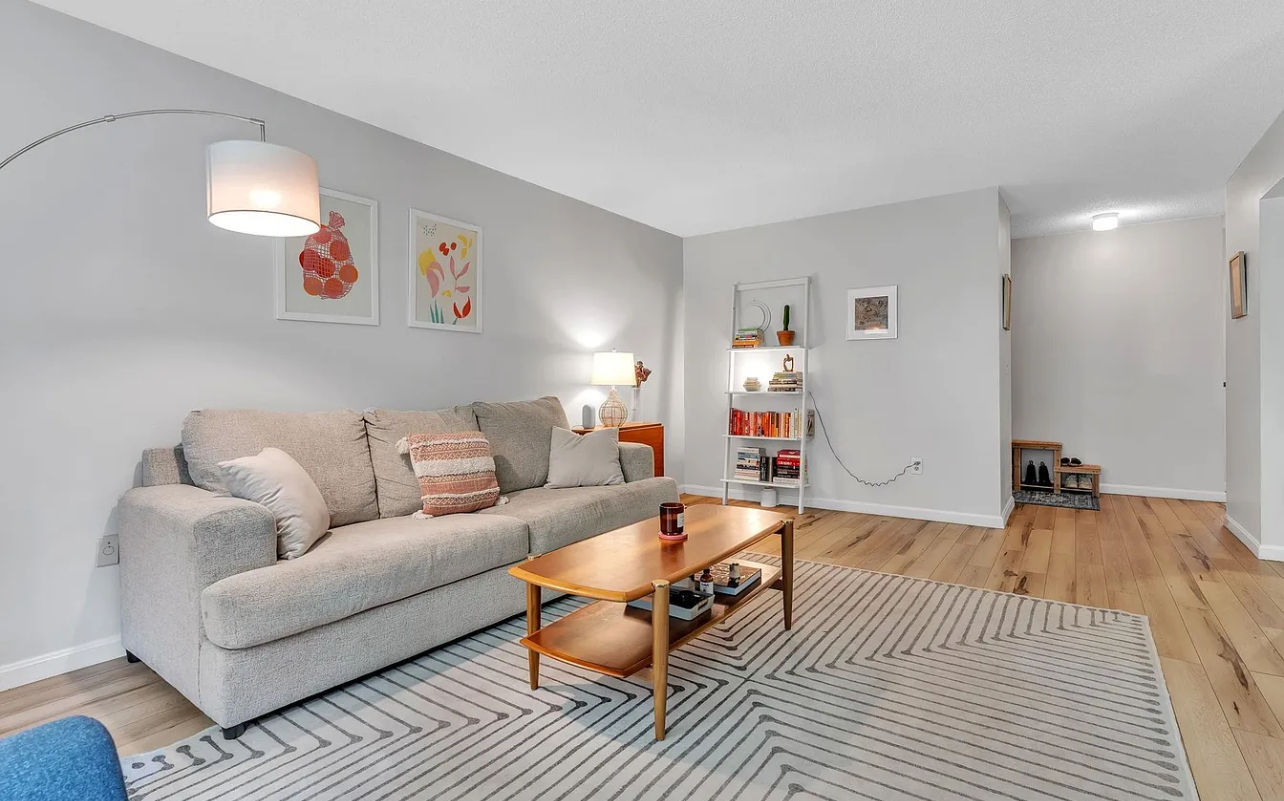 Stylish APT photo 4