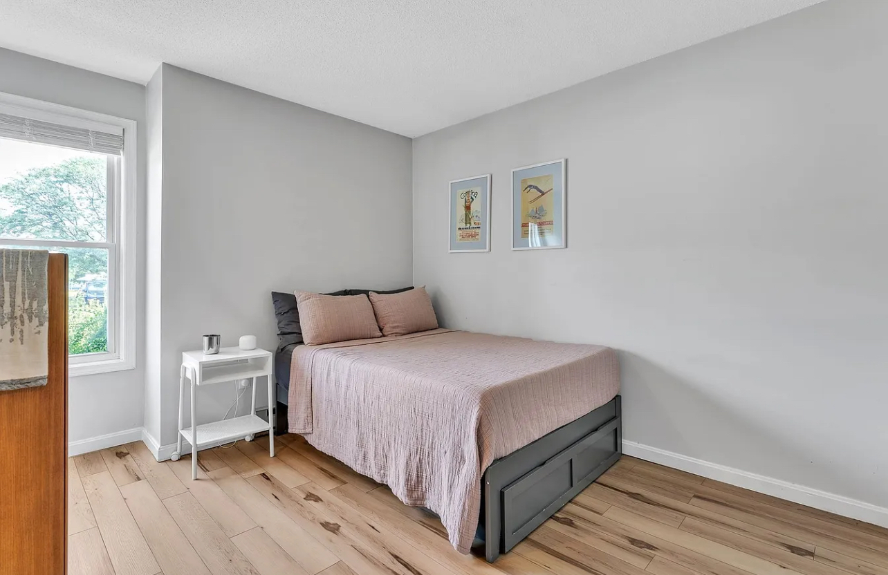 Stylish APT photo 2