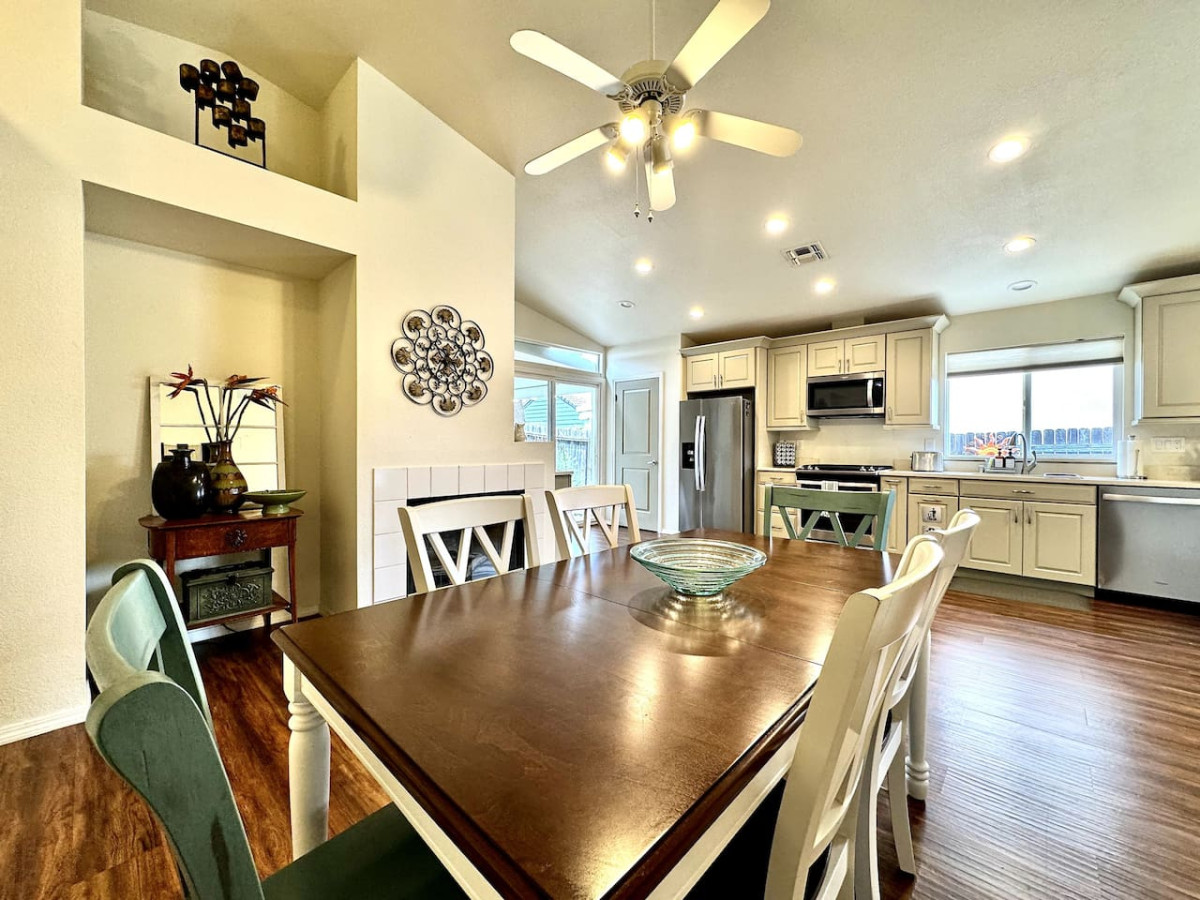 3BR · King Bed · Covered Patio · Water Feature · F photo 4