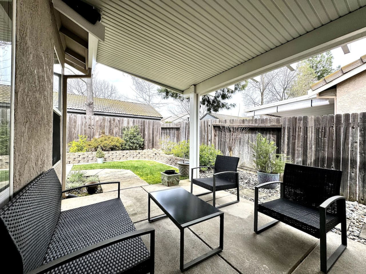 3BR · King Bed · Covered Patio · Water Feature · F photo 5