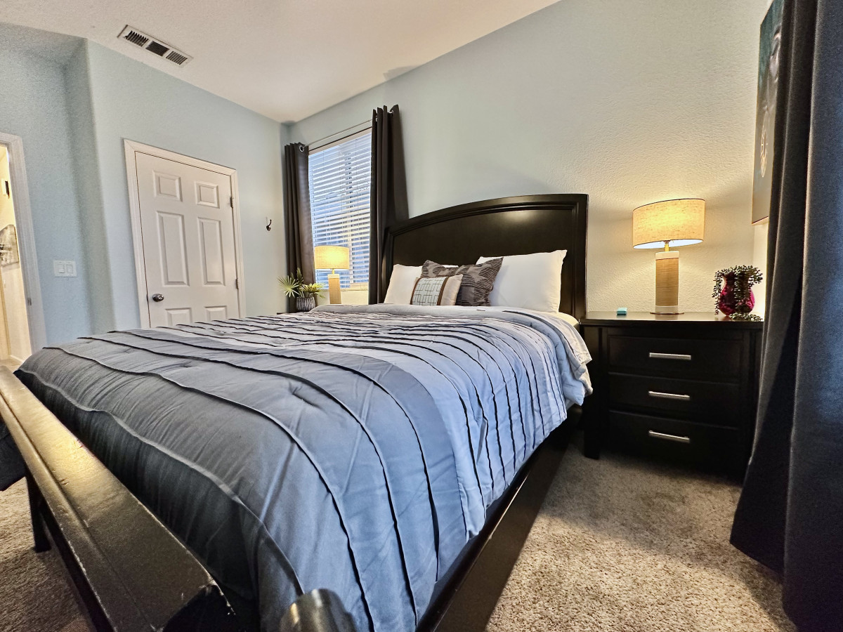 Dragon · 3BR · Garage Parking · 10 Min to SMF & Do photo 2