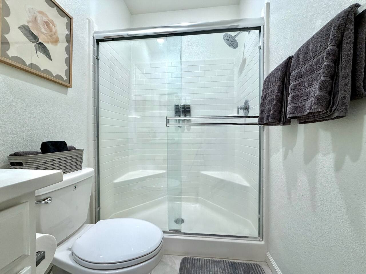 Private Guest Suite · Quiet Woodland Neighborhood photo 2