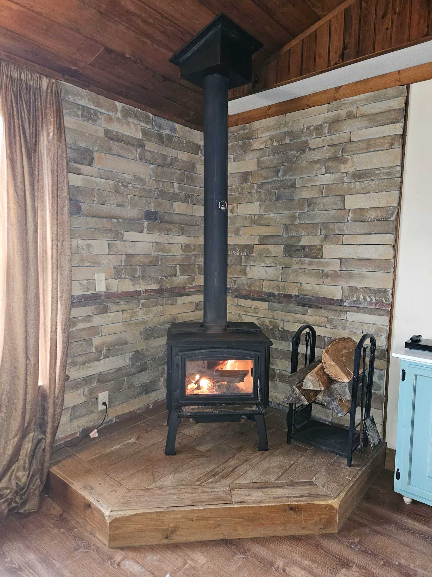 Luxury Furnished Mountain Retreat | 3BR/2BA |  photo 4