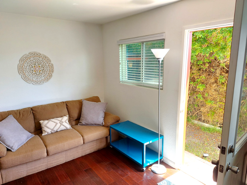 Light, bright 1-br apt - whole place, kitchenette photo 2