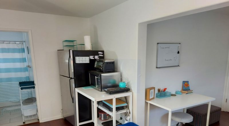 Light, bright 1-br apt - whole place, kitchenette photo 4