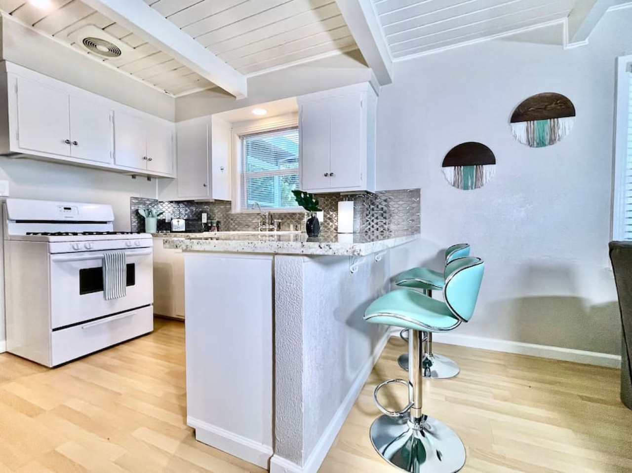 Maryland · Mid-Century Modern · Covered Patio · 5  photo 3