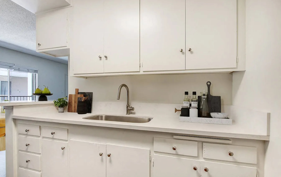 long/short term fully furnished  photo 3