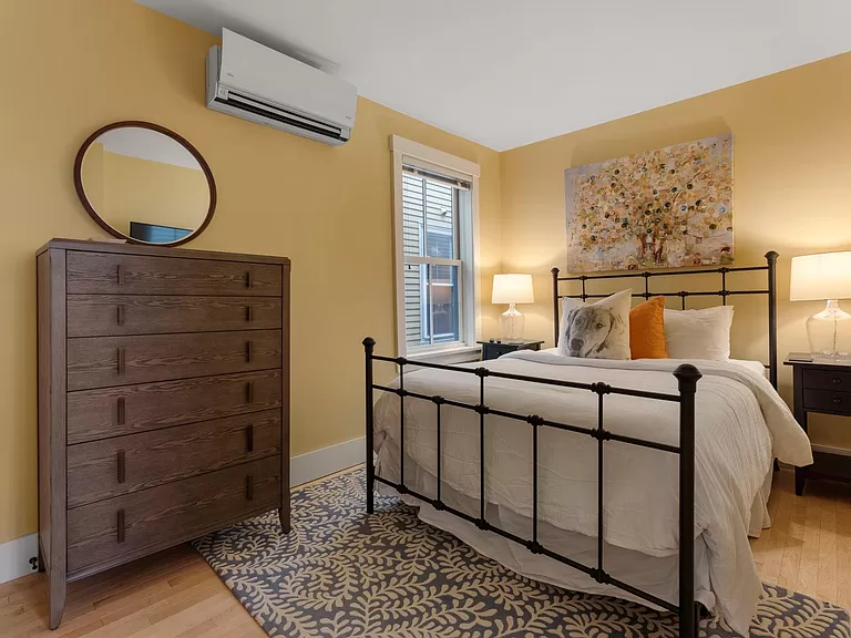 Ibedroom APT photo 3
