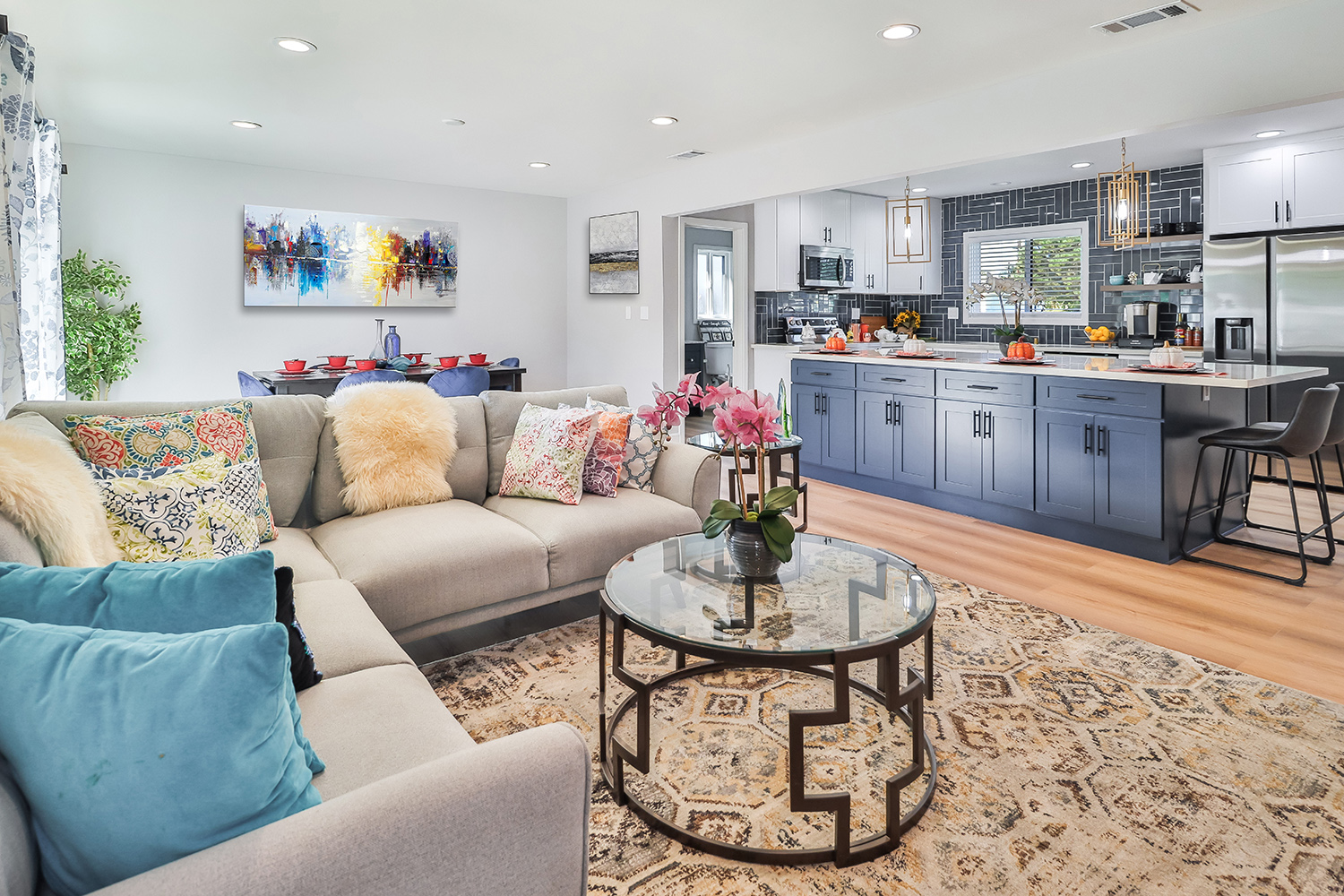 ALE/Insurance Ready | 4BR Pool Home Northridge LAX photo 4
