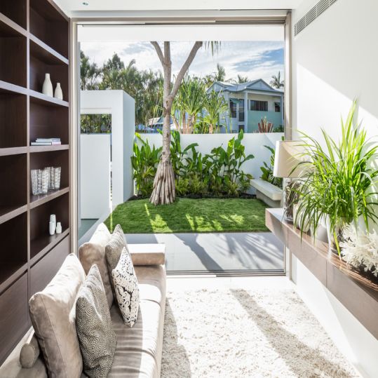 Desain Interior Tropical Minimalist yang Simpel namun Fresh | SARAÈ Blog