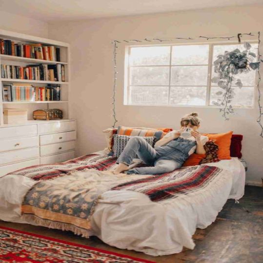 Cara Mendekor Kamar Tidur Less Budget ala Desain Masa Kini | SARAÈ Blog