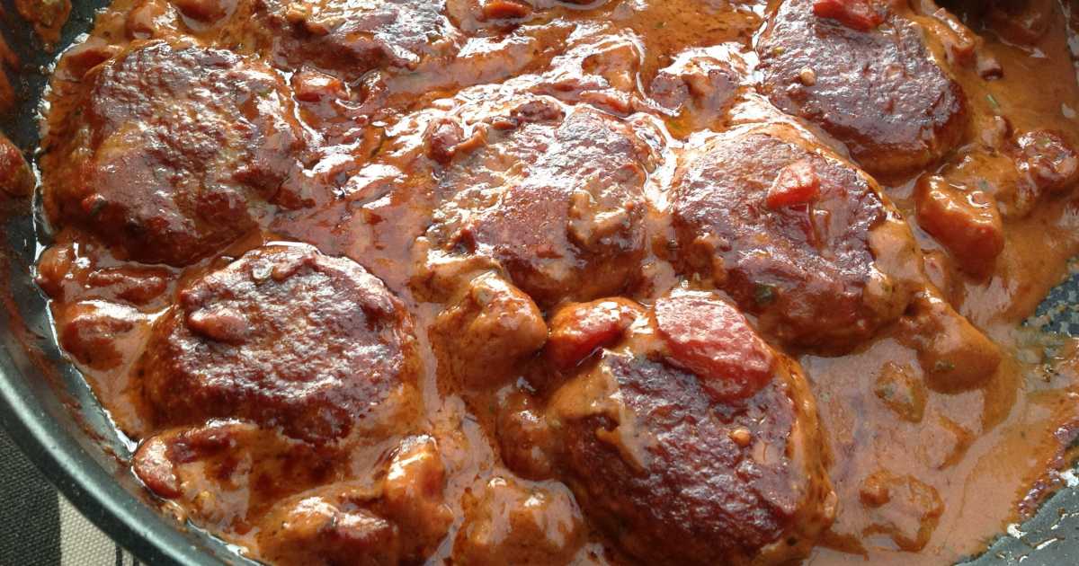 italienska köttfärsbiffar i tomatsås italienska köttfärsbiffar i tomatsås