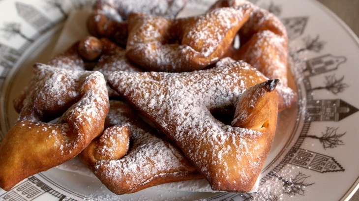 Bugnes lyonnaises - recette des bugnes de lyon (beignets de carnaval) - Recette par Chef Simon