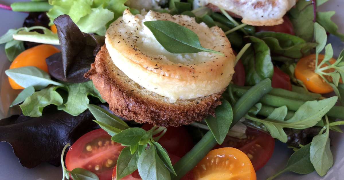 Salade au chèvre chaud - recette de salade chèvre chaud ...