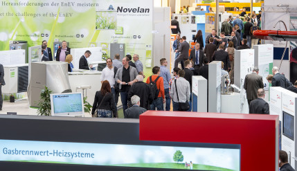 SHK-Essen 2016 Besucher auf der SHK-Essen 2016