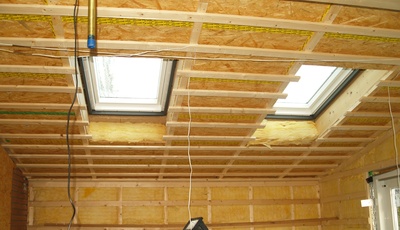 Die Dämmung der obersten Geschossdecke spart Heizkosten. © Petra Schmidt / pixelio.de