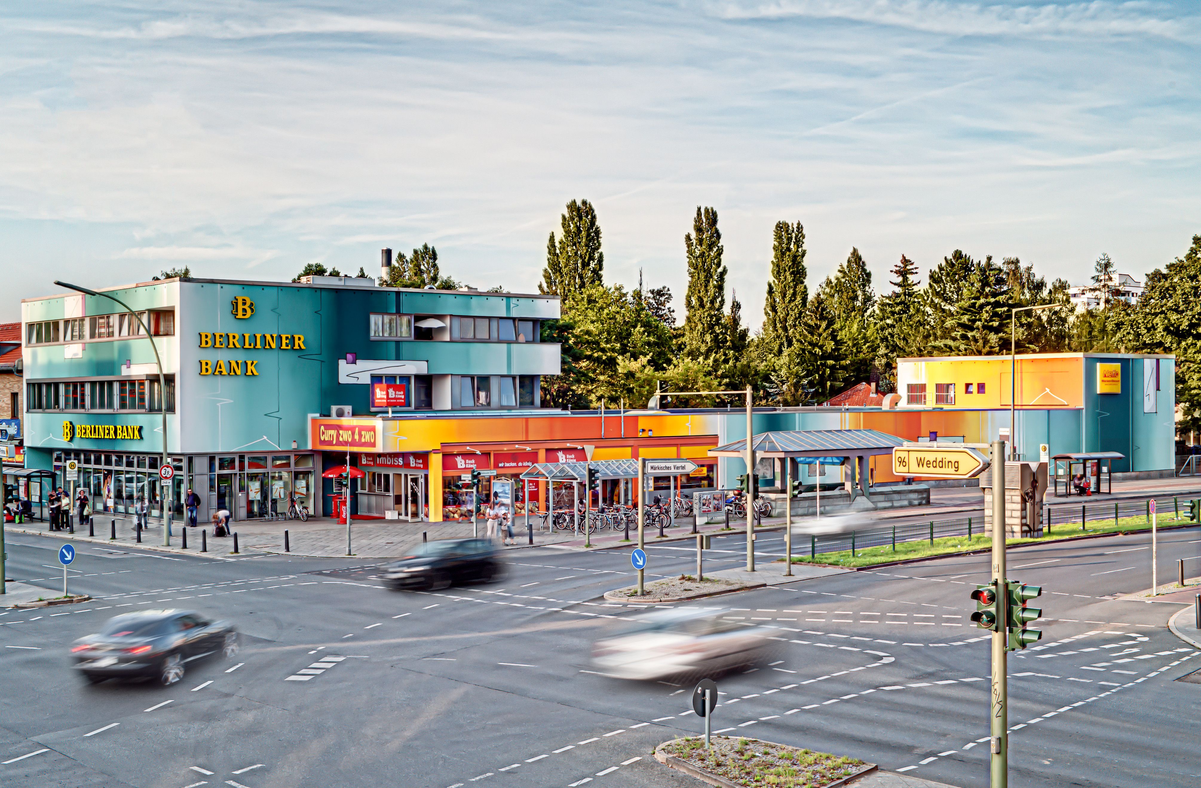 Fassadengestaltung in Wittenau schafft farbige Akzente in der