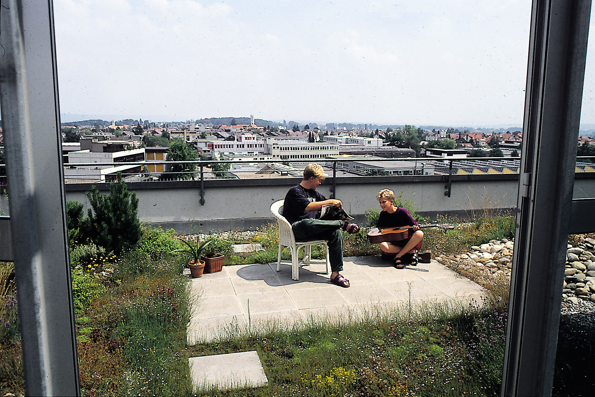 Förderung für Dachbegrünung Eine Förderung für Dachbegrünungen hilft dabei, den Traum vom Dachgarten zu realisieren. © ZVDH