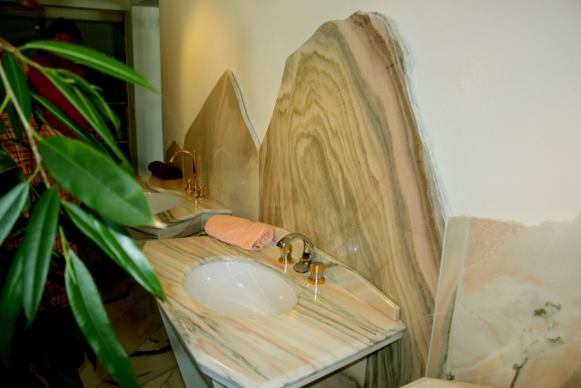 Designer-Waschbecken: Stilvolle Wasserspender mit individueller Note