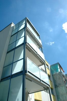 Ein Balkon-Sichtschutz aus Glas für besonders viel Gestaltungsfreiheit Ein Balkon-Sichtschutz aus Glas für besonders viel Gestaltungsfreiheit