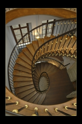 Vorschriften zum stabilen und sicheren Einbauen einer Wendeltreppe