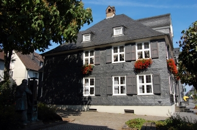 Schieferdecker ist ein traditioneller Handwerksberuf. Schieferdecker