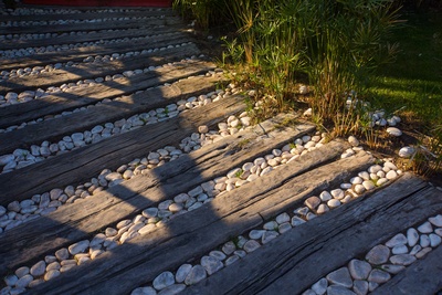 Ein chinesischer Garten ist ein Ort der Harmonie und Erholung.