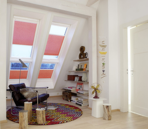 Dachbodenausbau Dachfenster VELUX VELUX bietet für seine Dachfenster auch Zubehör