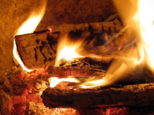 Brennholz beim verbrennen