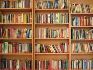Bücherregal