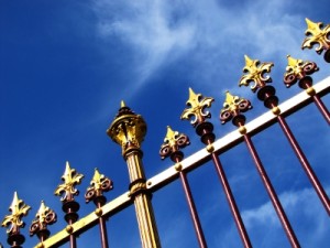 Eine Terrassenbegrenzung ist optisch ansprechend und funktional zugleich! Terrassenbegrenzung