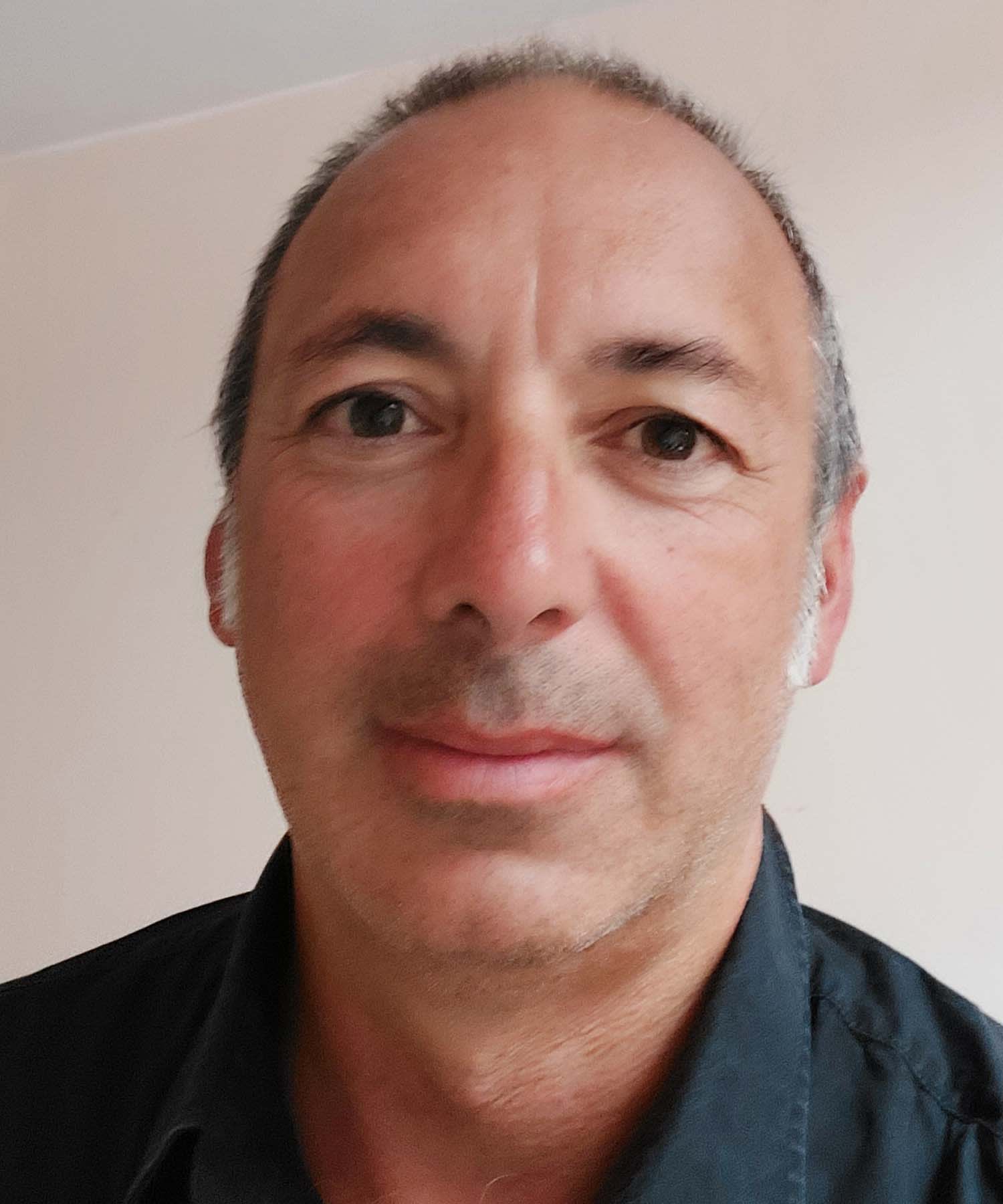 Headshot of Oliver Gubbay,