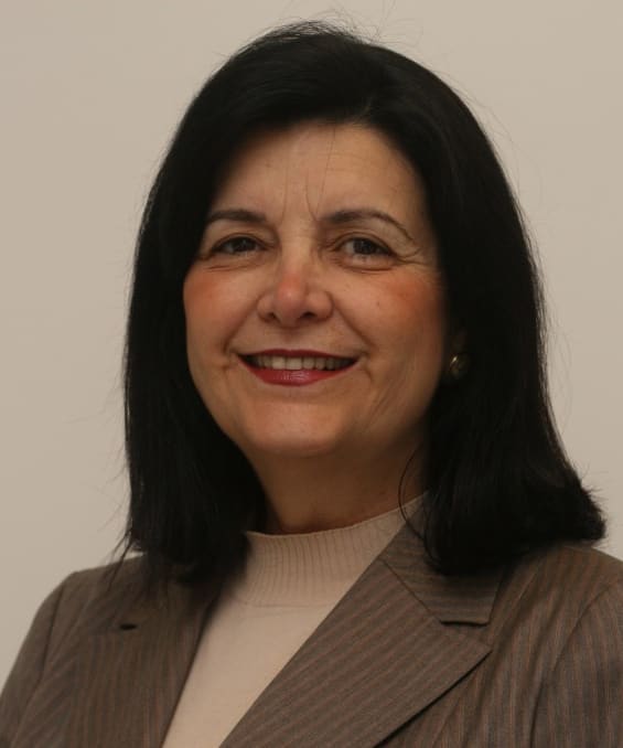 Elza Márcia Yacubian