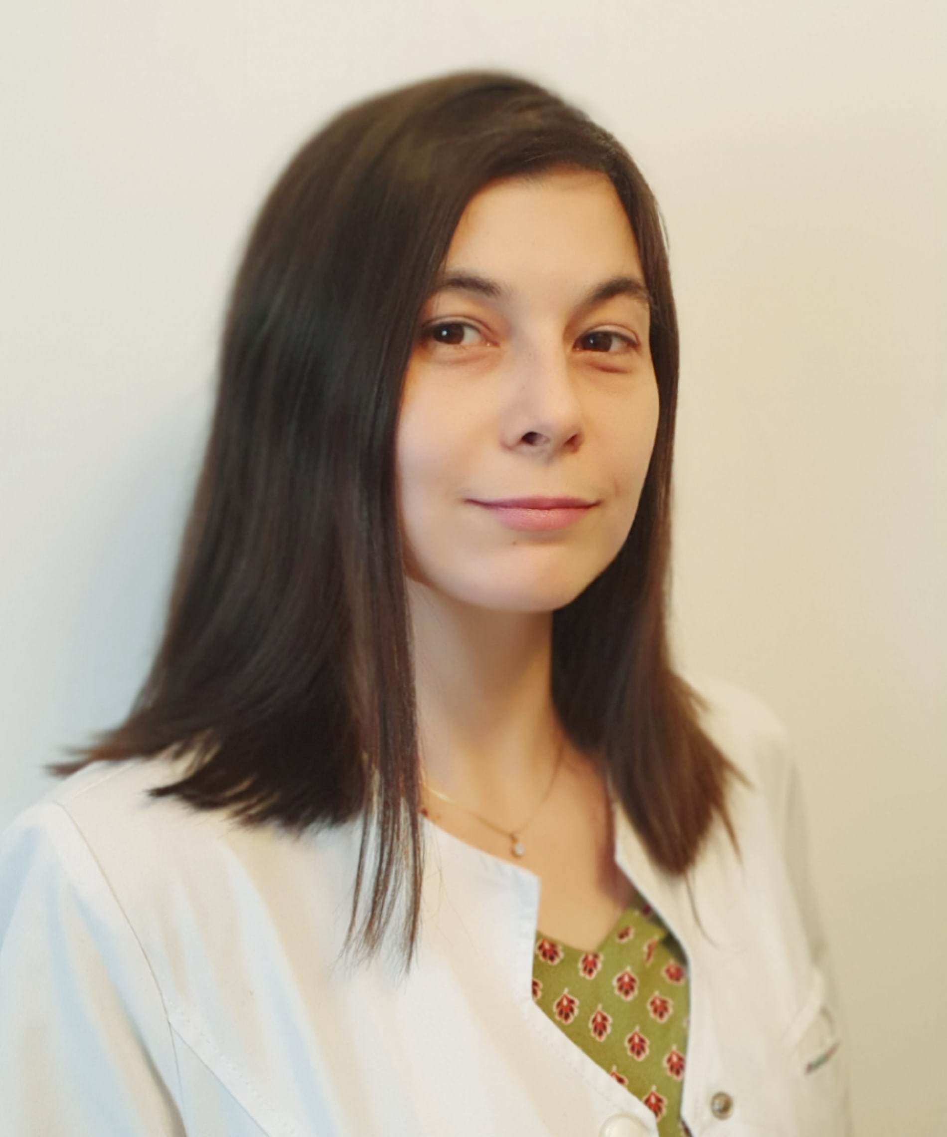 Headshot of Anca Arbune