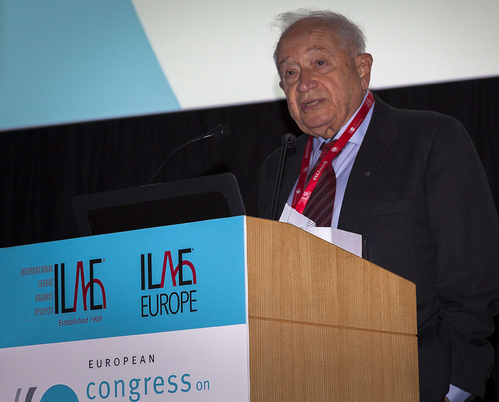 Raphael Mechoulam speaking at the ECE, Vienna 2018