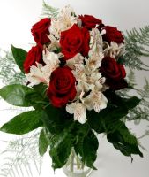 A bouquet of red roses and inkaliiliatega