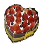 Strawberry Cream Cake, Heart Shape 1Lb