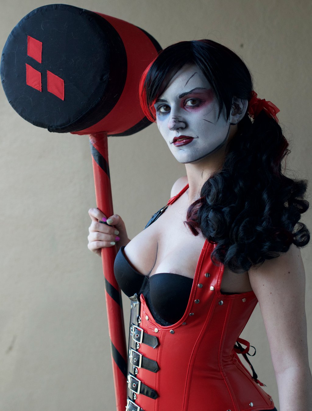 insane harley quin cosplay costumes geeks