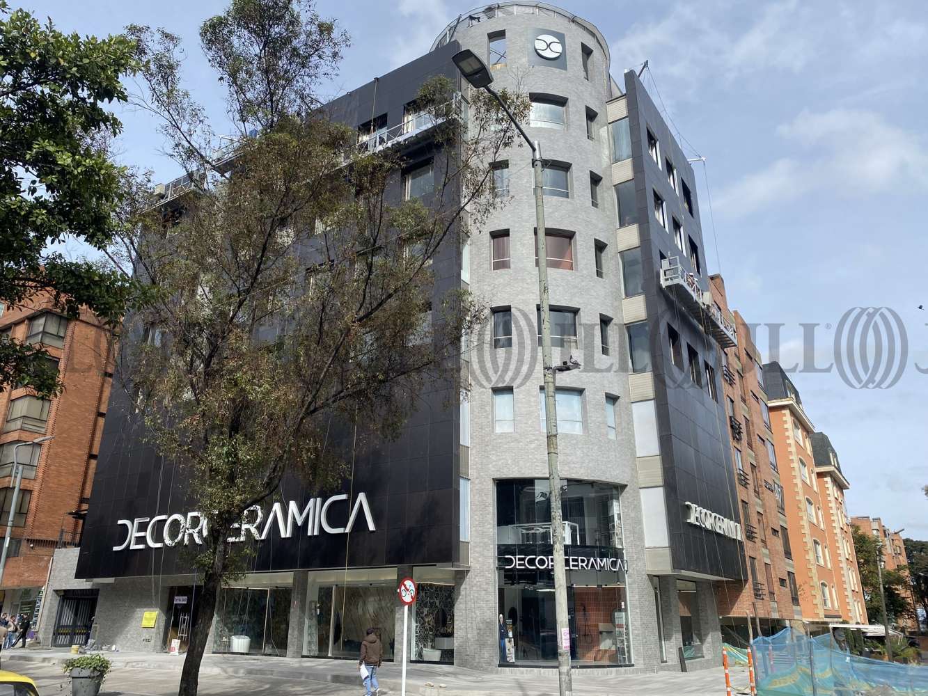 Oficina - Edificio Torre DC - Oficinas remodeladas en renta en Bogotá