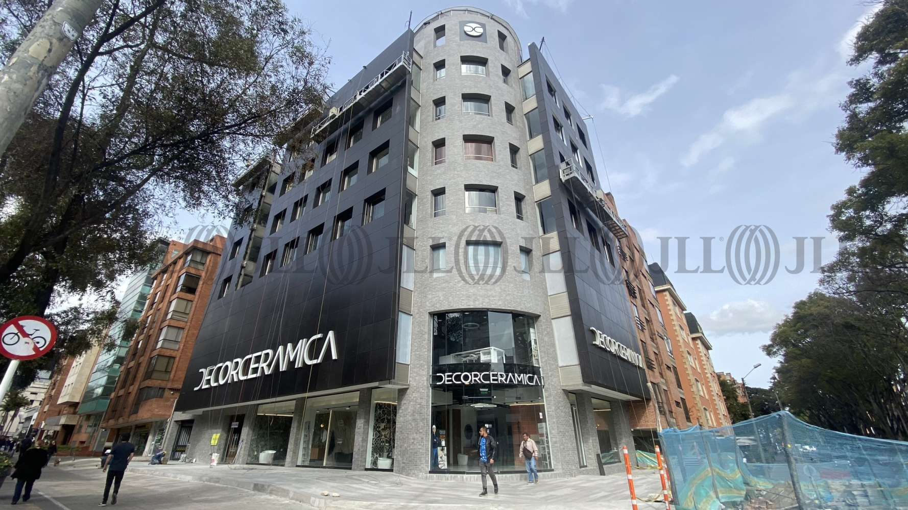 Oficina - Edificio Torre DC - Oficinas remodeladas en renta en Bogotá