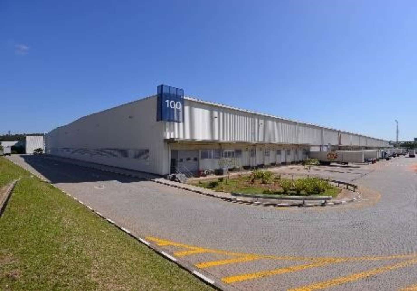 Condomínio Logístico com 35.993 m² em CabreúvaSP, Rod. Dom Gabriel Paulino Bueno Couto, Km 83 Condomínio Logístico com 35.993 m² em CabreúvaSP, Rod. Dom Gabriel Paulino Bueno Couto, Km 83