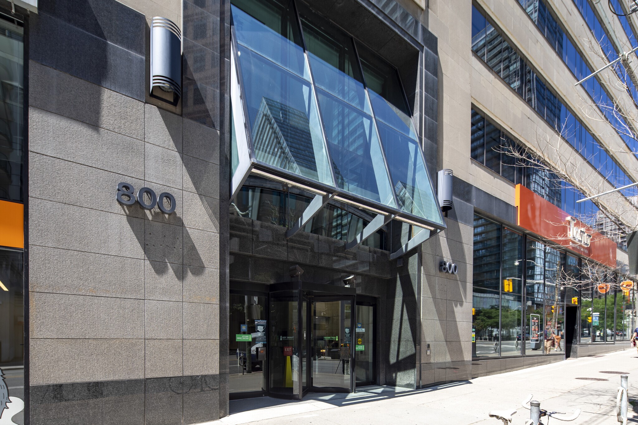 121 Bloor St E, Toronto, ON M4W 3M5 - W Alliance Atlantis Building