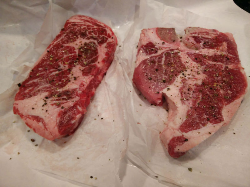 xmas17_raw_steaks.jpg