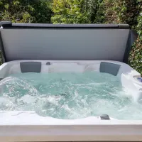 Odyssey 6 Person Hot Tub