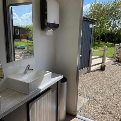 Sink Hire And Handwashing Facility For Luxury Toilets