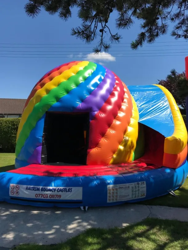 Twister Disco Dome With Side Slide