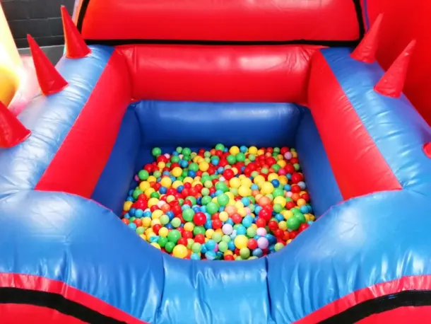 Ball Pool With Air Jugglers